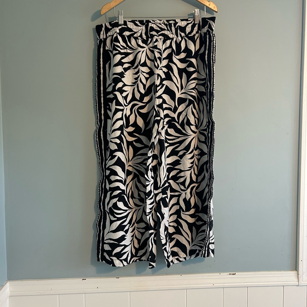 Style & Co. Black and White Linen blend Leaf Print Midi Skirt